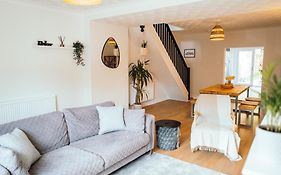 Bradley'S Hideaway With Private Garden